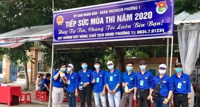 Gần 900.000 sỹ tử khẩu trang kín bưng làm thủ tục thi tốt nghiệp THPT - ảnh 2
