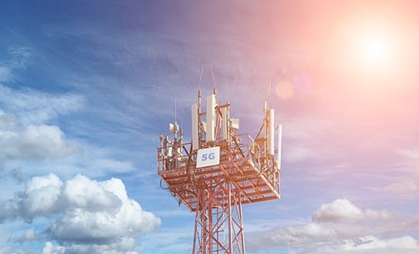 Virus corona lây lan nhanh là do mạng 5G? YouTube và Facebook cùng nghiêm khắc lên tiếng - ảnh 1