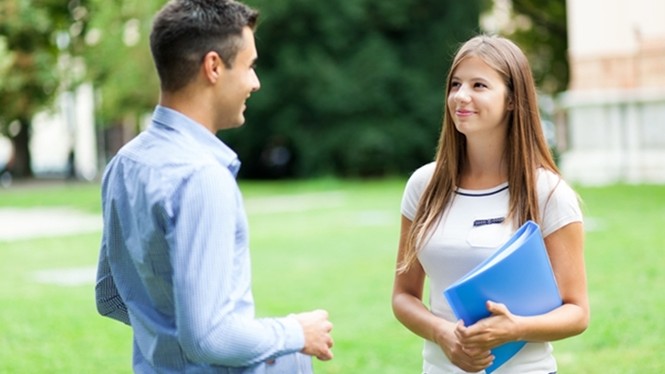 5 cách trò chuyện để đảm bảo chiếm cảm tình của người khác - ảnh 1