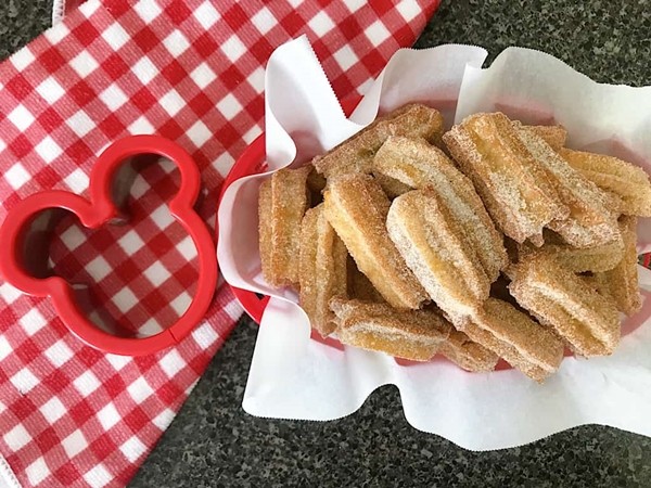 Bánh quẩy churro của Disney: Làm quá dễ, ăn quá ngon, quên bim bim được rồi! - ảnh 1