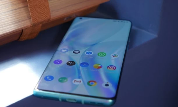 Chuyện thật như đùa: Smartphone có khả năng chụp xuyên quần áo, công ty sản xuất