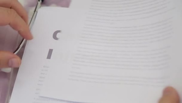 Chồng qua đời vì COVID-19, vợ sốc khi thấy “tiểu tam” vội đến bệnh viện xét nghiệm - ảnh 2