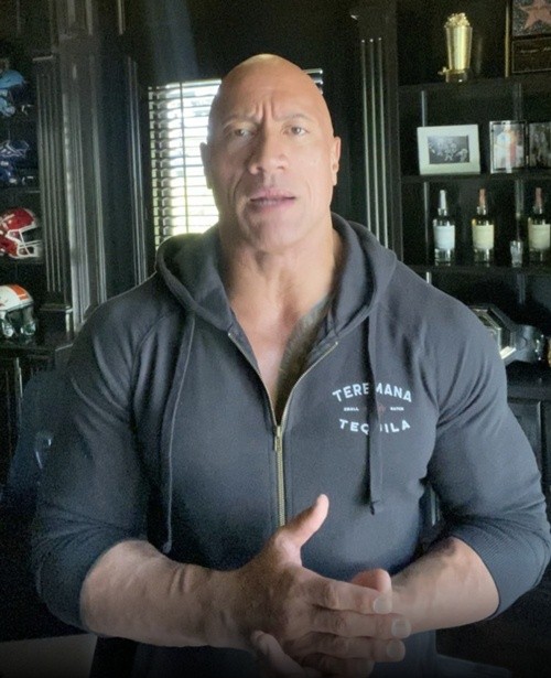 Diễn viên Dwayne “The Rock” Johnson xác nhận, anh và cả gia đình nhiễm COVID-19 - ảnh 1