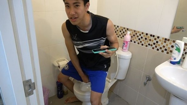 Thanh niên bị rắn cắn đúng chỗ “hiểm hóc” khi đang đi vệ sinh - chuyện như phim kinh dị - ảnh 1