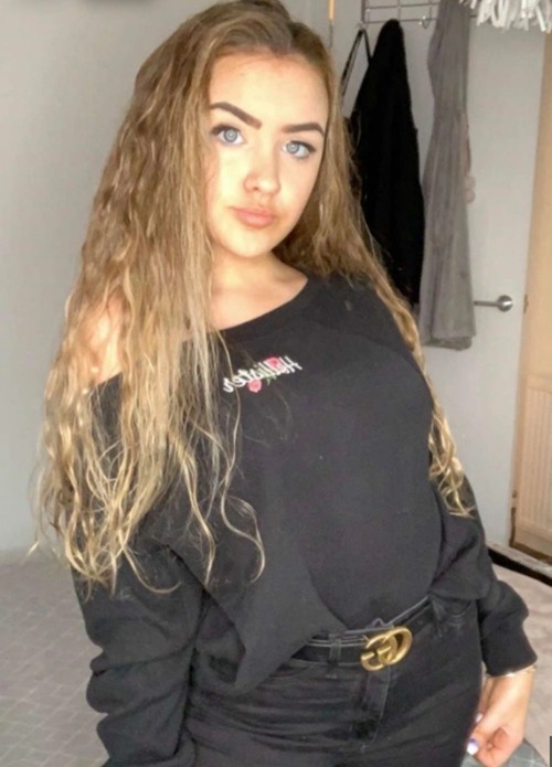 Người mẹ bị phê phán vì chi tiền tỷ mua đồ xịn Gucci cho 2 con gái, không để dành đồng nào - ảnh 3