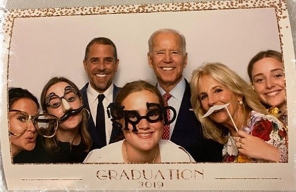 “Đội ngũ” như hoa hậu nhà Biden: 4 cô cháu gái xinh, giỏi đến “phát hờn” của ông Joe Biden - ảnh 4