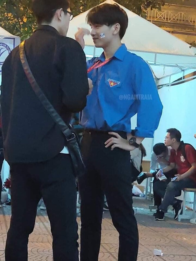 Cực phẩm ĐH Y Hà Nội: Những nam sinh sở hữu ngoại hình https://hoahoctro.tienphong.vn/hht-hau-truong-showbiz/chung-ket-rap-viet-gducky-gonzo-lang-ld-xung-danh-nguoi-choi-he-lyrics-1747391.tpo trai cùng thành tích học tập đỉnh - ảnh 2