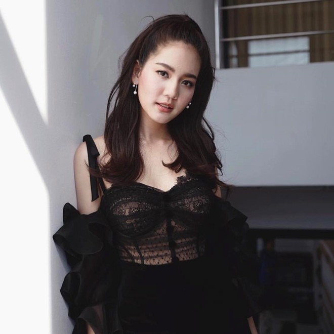 'Nàng thơ' Thái Lan cao 1,76 m, nổi tiếng đa tài - ảnh 6