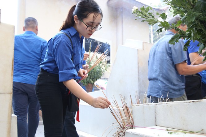 Xúc động 'Hành trình tình nguyện theo dấu lịch sử' - ảnh 9