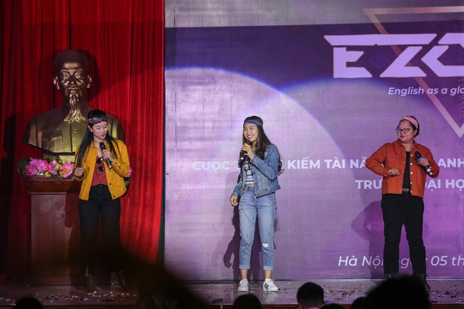 Giảng viên Luật tỏa sáng trong đêm thi tài năng tiếng Anh - ảnh 7