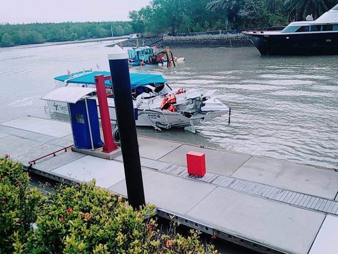 Ca nô đâm nhau trên sông, 22 du khách Nga thương vong - ảnh 2