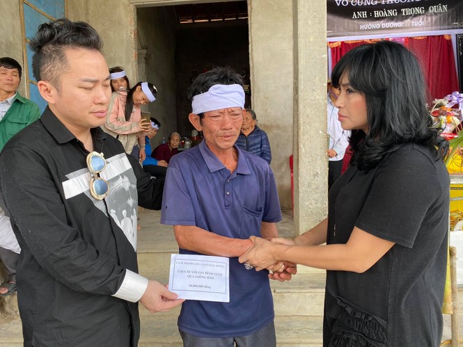 Thanh Lam, Tùng Dương thăm đồng bào lũ lụt Hà Tĩnh - ảnh 4