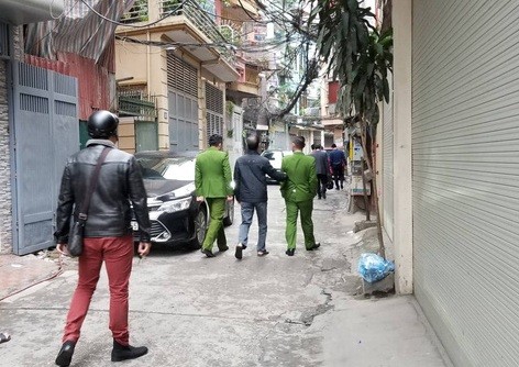 Cận cảnh khám xét nhà riêng hai cựu bộ trưởng - ảnh 4