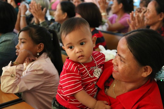 300 bông hồng tặng 300 bệnh nhân nữ ngày 8/3 - ảnh 5