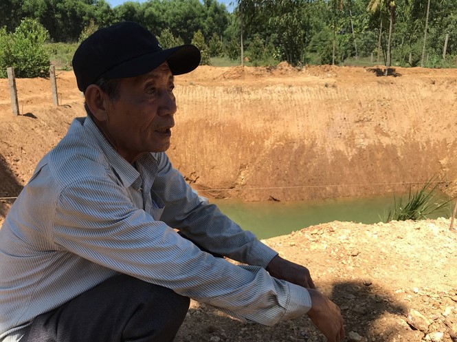 Lão nông Quảng Ngãi đào giếng “khủng” rộng 1.000m2 để cứu vườn cây trái - ảnh 2