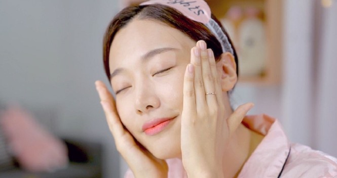 Góc quà tặng: Ba bước skincare dễ nhớ để bảo vệ da khỏi cái nắng hè 40 độ - ảnh 3