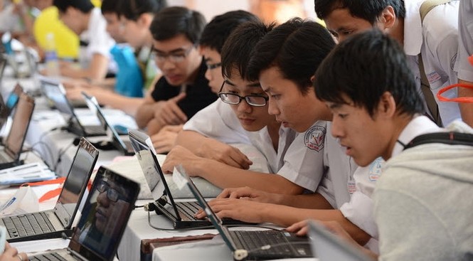 Thi tốt nghiệp THPT trên máy tính: Học sinh và giáo viên còn dè chừng vì nhiều lí do - ảnh 2