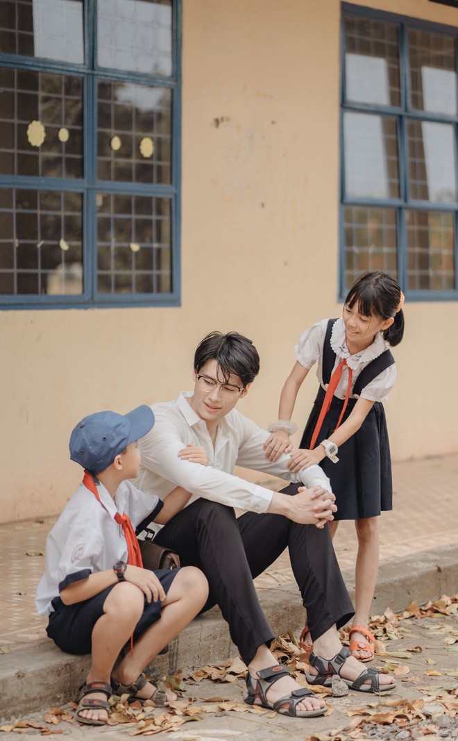Chàng vận động viên trong bộ ảnh làm “thầy giáo” gây sốt cộng đồng mạng - ảnh 5