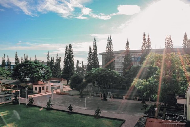 “Ôm tim” trước những ngôi trường view đẹp như phim - ảnh 6