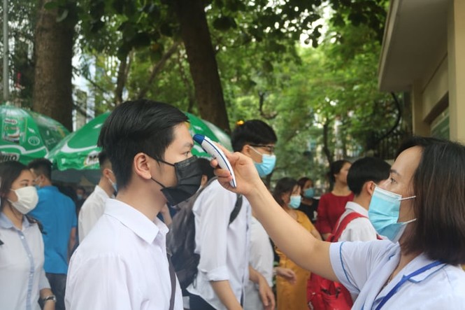 Hình ảnh teen Hà Nội trong ngày đầu tiên của kỳ thi tốt nghiệp THPT - ảnh 5