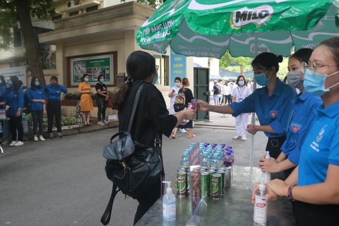 Hình ảnh teen Hà Nội trong ngày đầu tiên của kỳ thi tốt nghiệp THPT - ảnh 9