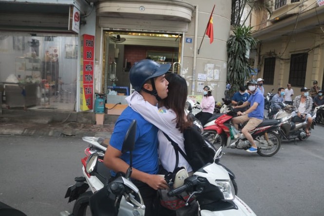 Hình ảnh teen Hà Nội trong ngày đầu tiên của kỳ thi tốt nghiệp THPT - ảnh 2