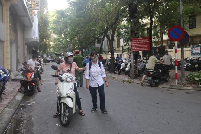 Hình ảnh teen Hà Nội trong ngày đầu tiên của kỳ thi tốt nghiệp THPT - ảnh 1