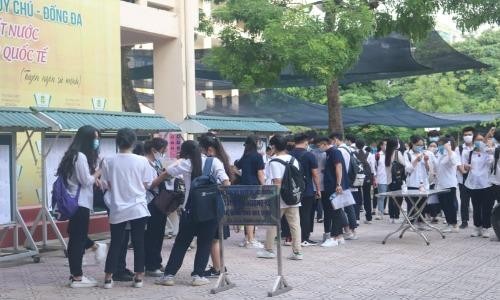 Hình ảnh teen Hà Nội trong ngày đầu tiên của kỳ thi tốt nghiệp THPT - ảnh 3