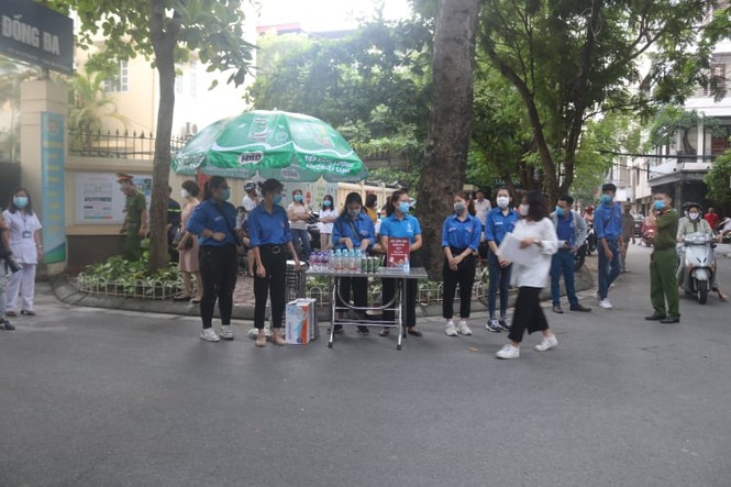 Hình ảnh teen Hà Nội trong ngày đầu tiên của kỳ thi tốt nghiệp THPT - ảnh 8