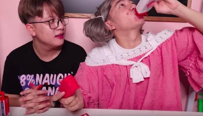 Từ vụ Hưng Vlog nấu cháo gà nguyên lông: Youtube đang có quá nhiều video câu view phản cảm - ảnh 7