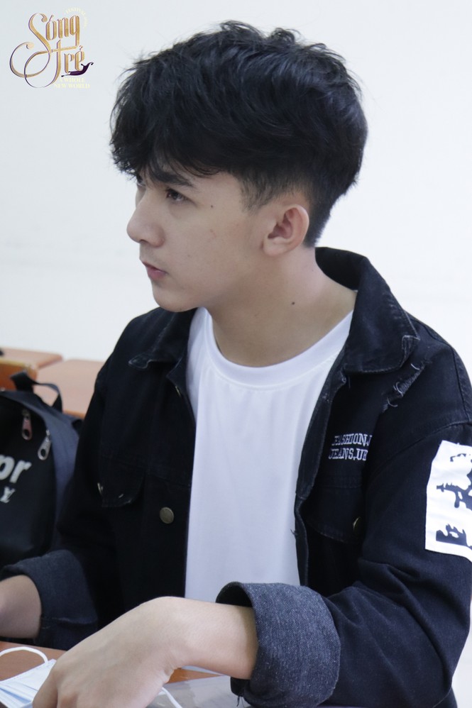 Chiêm ngưỡng dàn “trai xinh, gái đẹp” trường Báo ngày nhập học - ảnh 2