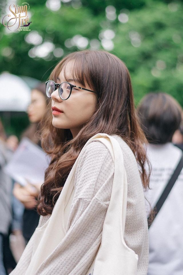 Chiêm ngưỡng dàn “trai xinh, gái đẹp” trường Báo ngày nhập học - ảnh 8