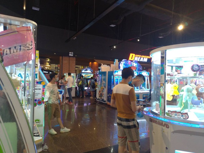 Ngày cuối tuần sau khi đóng bar, karaoke, hàng quán vỉa hè, Hà Nội liệu có vắng lặng? - ảnh 10