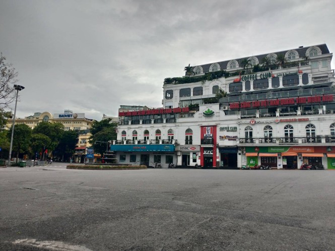 Ngày cuối tuần sau khi đóng bar, karaoke, hàng quán vỉa hè, Hà Nội liệu có vắng lặng? - ảnh 4