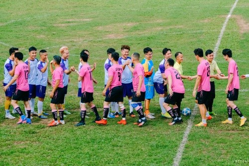 Tiến Luật, Hồ Việt Trung gom sao đá bóng gây quỹ cho bà con Miền Trung - ảnh 2