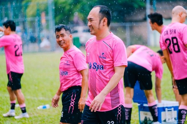 Tiến Luật, Hồ Việt Trung gom sao đá bóng gây quỹ cho bà con Miền Trung - ảnh 4