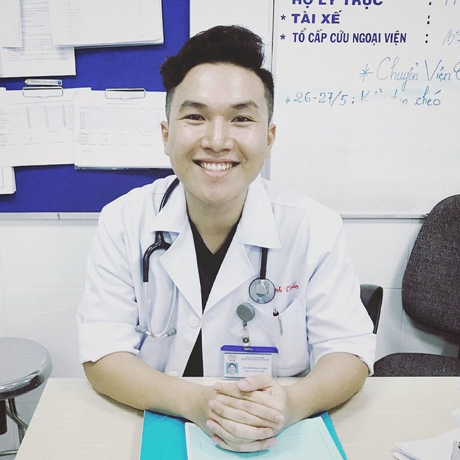 BS Dương Minh Tuấn: bệnh viện chẳng tránh khỏi F0, nhưng nếu có triệu chứng, hãy cứ đến kh - ảnh 1
