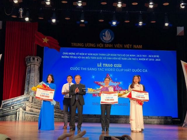 ĐH Phạm Văn Đồng giành giải Nhất thi sáng tác video, clip hát Quốc ca - ảnh 2