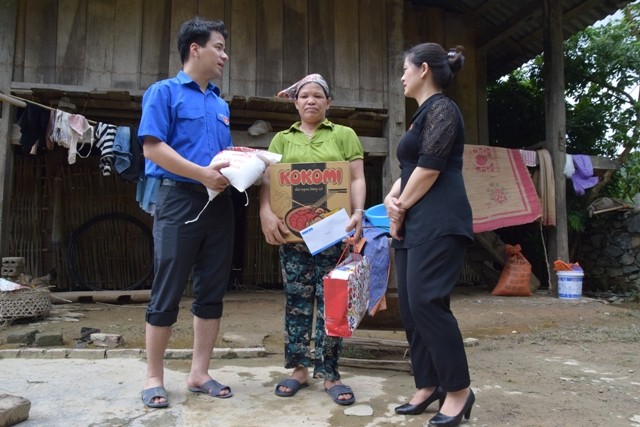 T.Ư Đoàn thăm hỏi, tặng quà đồng bào vùng lũ Hà Giang - ảnh 1