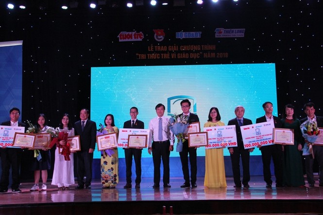 Trao giải thưởng “Tri thức thức trẻ vì giáo dục” năm 2018 - ảnh 2