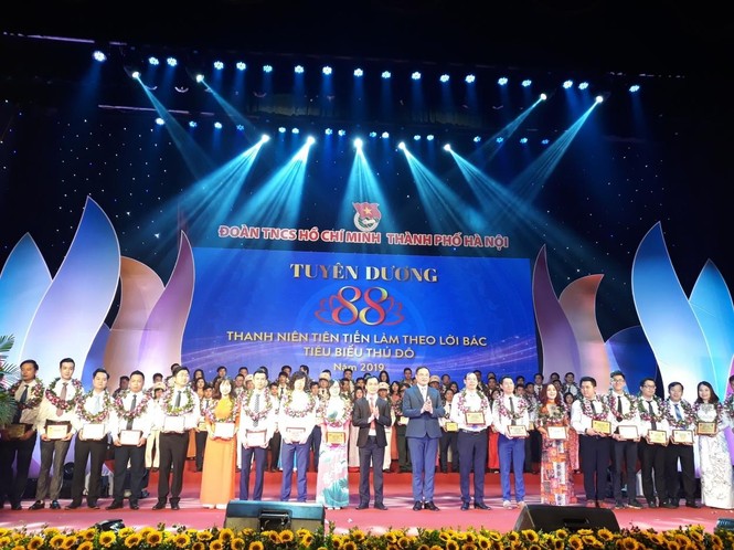 Hà Nội tuyên dương 88 thanh niên tiêu biểu làm theo lời Bác - ảnh 9