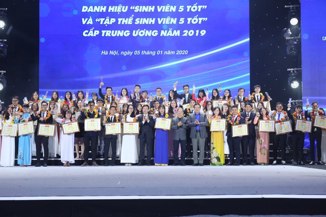 Hội SVVN đón nhận Huân chương Độc lập hạng Nhất lần 2 - ảnh 7