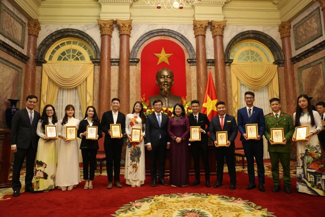Sinh viên đừng để nghèo vì không có ước mơ - ảnh 6