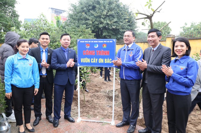 Thành Đoàn Hà Nội phát khẩu trang miễn phí cho đoàn viên, thanh niên - ảnh 4