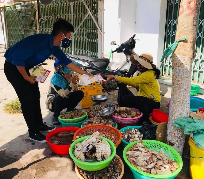 Sôi nổi ngày thứ Bảy tình nguyện của tuổi trẻ Bình Thuận - ảnh 2