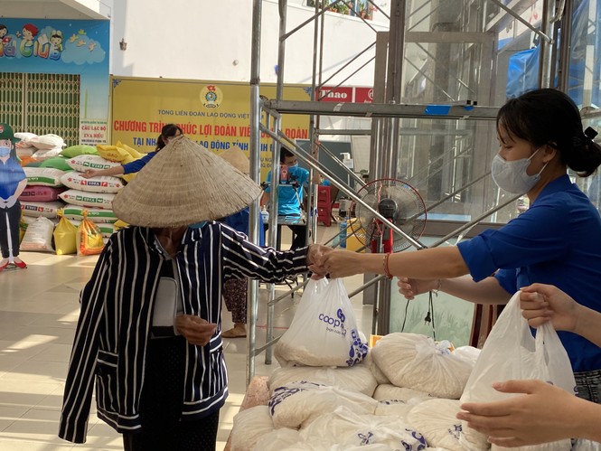Hơn 49.000 kg, gần 50.000 quả trứng tiếp sức 'ATM gạo' Bình Định - ảnh 2