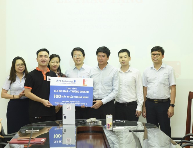 Sinh viên Bách khoa sáng tạo máy nhắc uống thuốc tặng bệnh nhân COVID -19 ở Đà Nẵng - ảnh 3