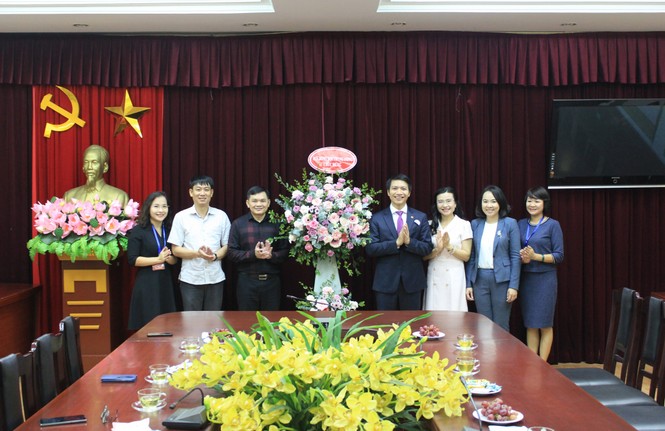T.Ư Đoàn chúc mừng Ngày Nhà giáo Việt Nam - ảnh 1