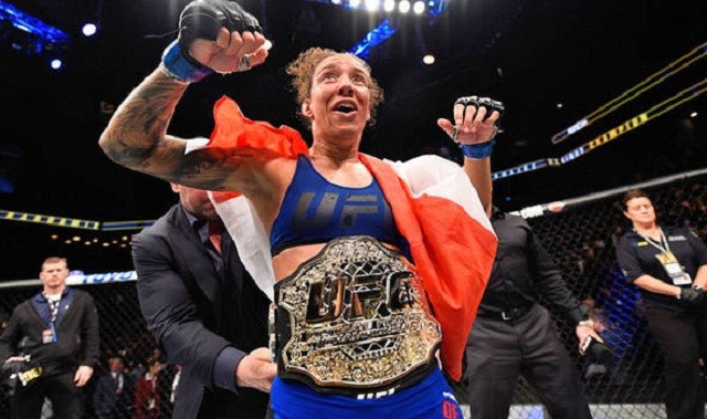Conor Mcgregor bất ngờ lọt top 3 nhà vô địch... tệ nhất UFC - ảnh 3