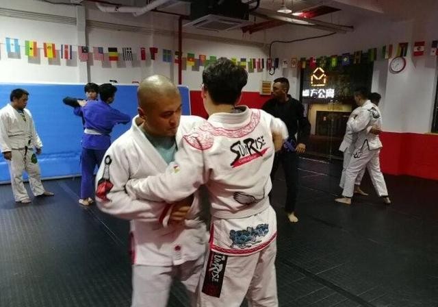 Chuyển sang học MMA, võ sư Thái Cực quyết phục hận Từ Hiểu Đông - ảnh 1